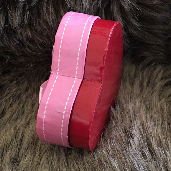 Ladies valentine silver plated heart pendant on chain NIB - Picture 3 of 9